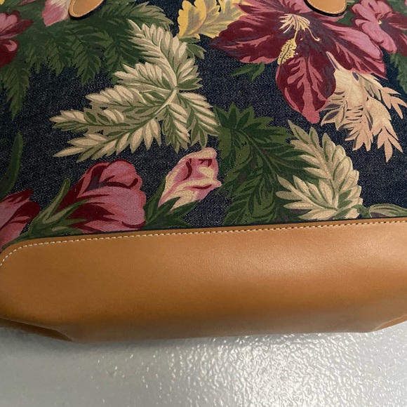 Floral design hand bag, new! - Picture 3 of 6